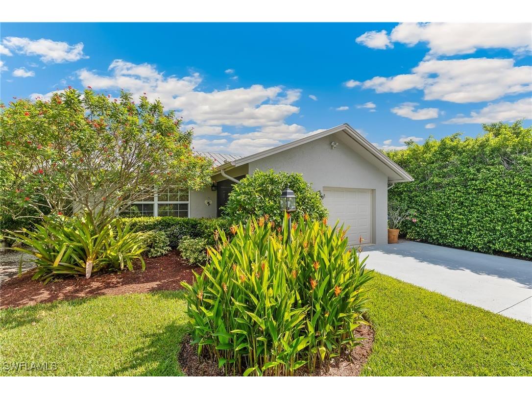 715 96th Avenue N Naples FL 34108 225011074 image1