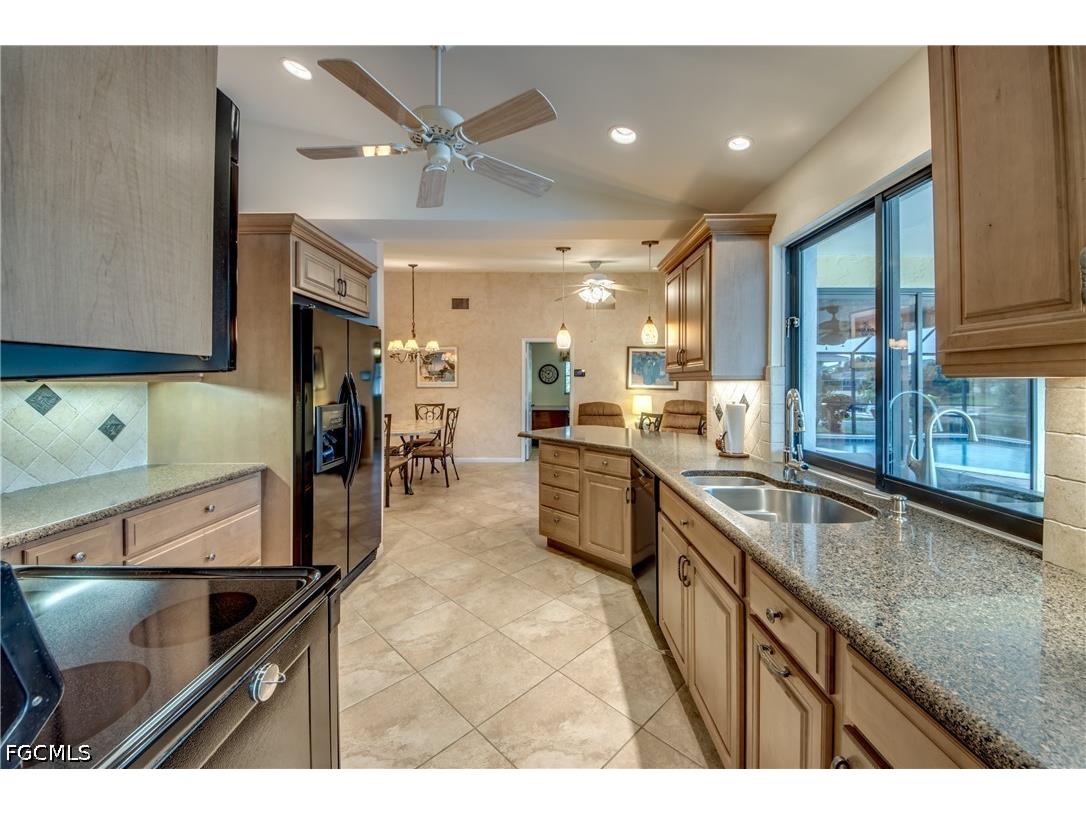 715 SE 33rd Terrace Cape Coral FL 33904 2026028482 image12