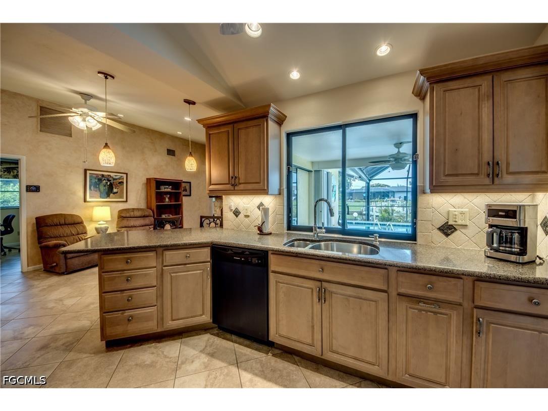 715 SE 33rd Terrace Cape Coral FL 33904 2026028482 image14
