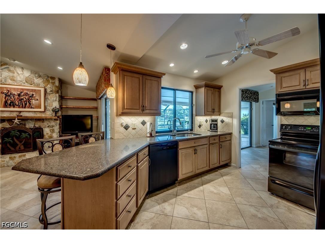 715 SE 33rd Terrace Cape Coral FL 33904 2026028482 image15