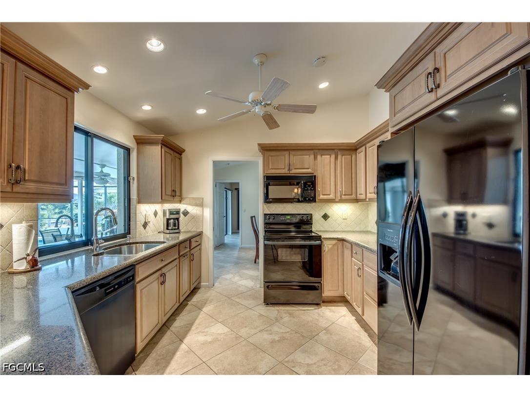 715 SE 33rd Terrace Cape Coral FL 33904 2026028482 image16