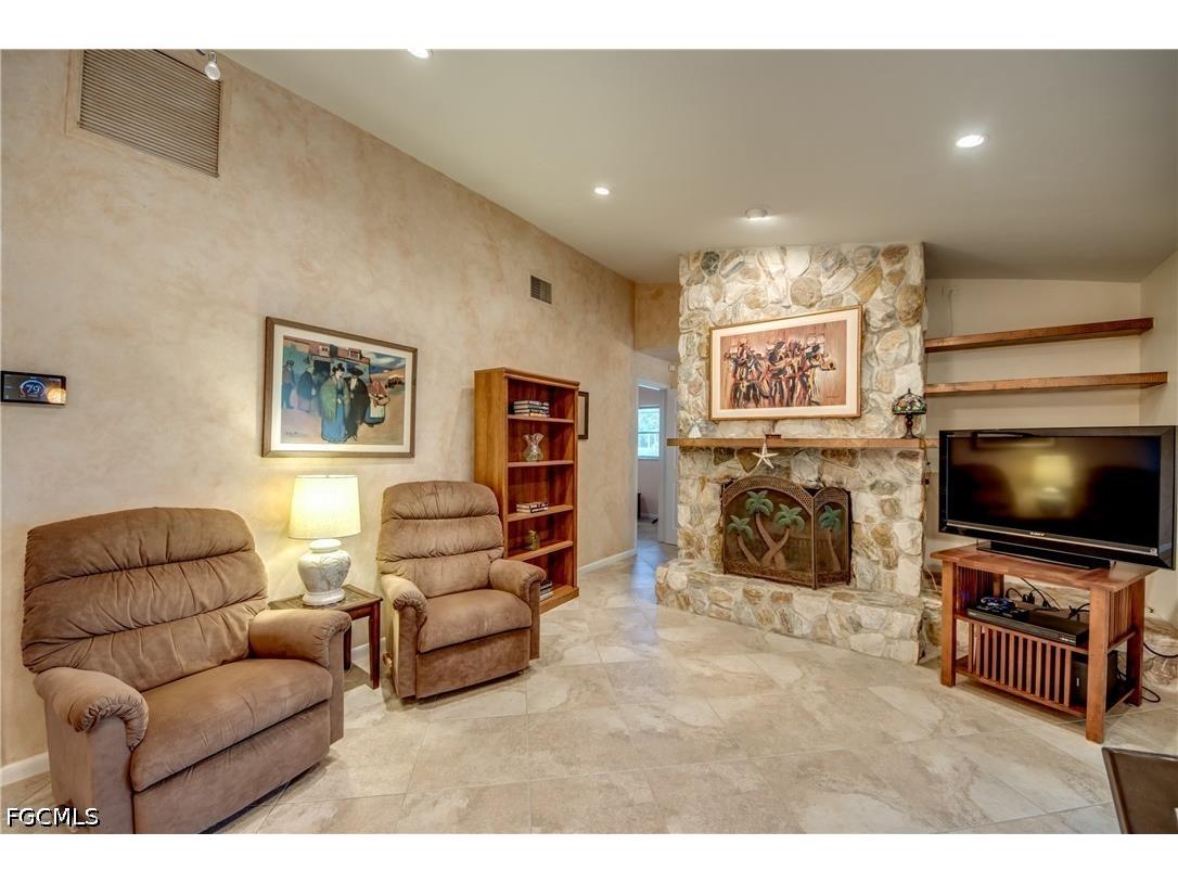 715 SE 33rd Terrace Cape Coral FL 33904 2026028482 image21