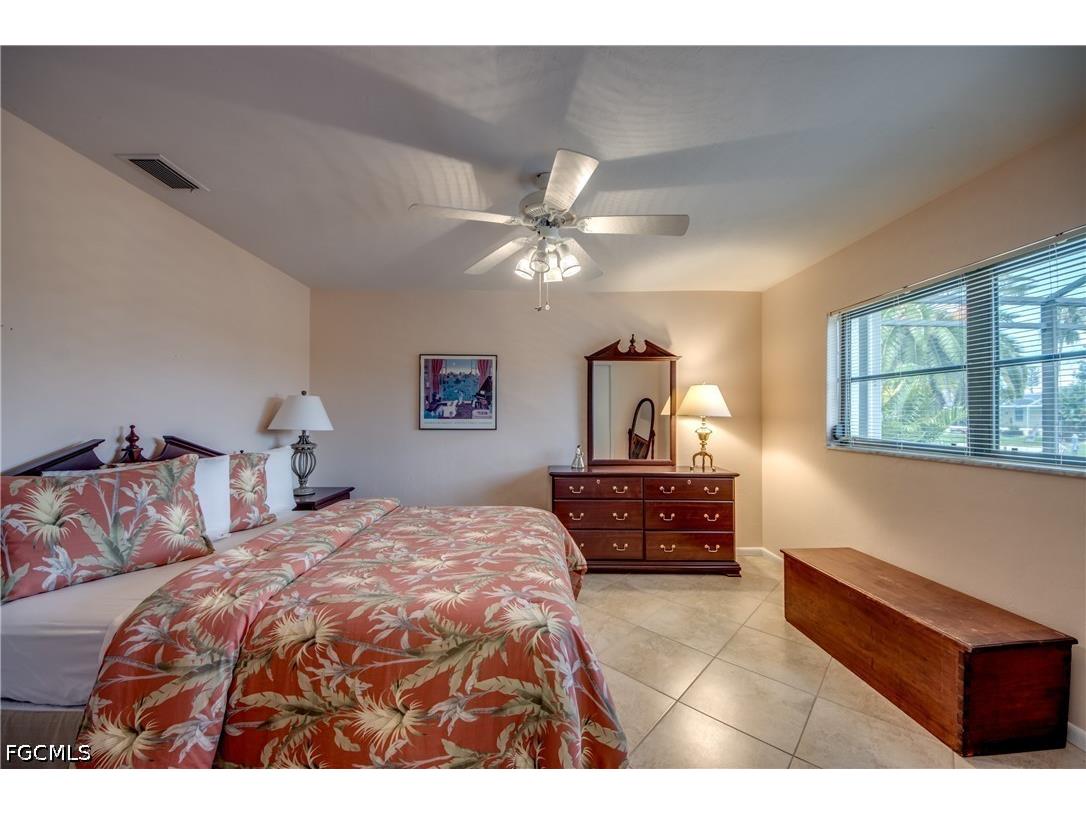 715 SE 33rd Terrace Cape Coral FL 33904 2026028482 image28