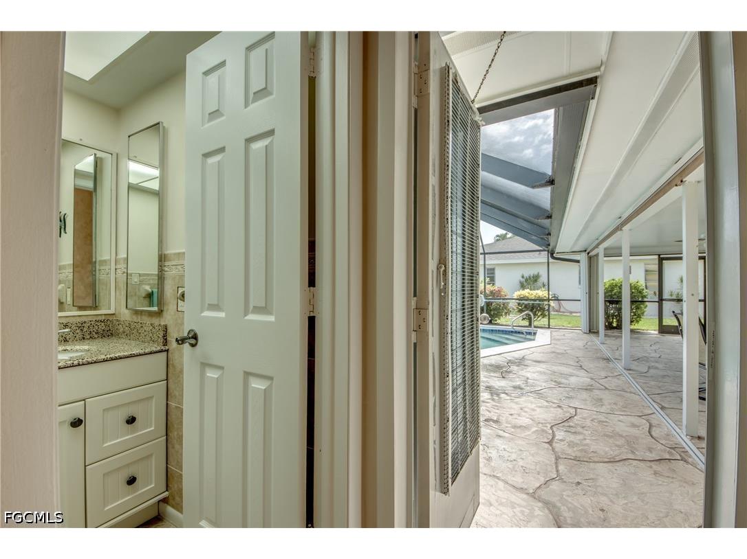 715 SE 33rd Terrace Cape Coral FL 33904 2026028482 image32