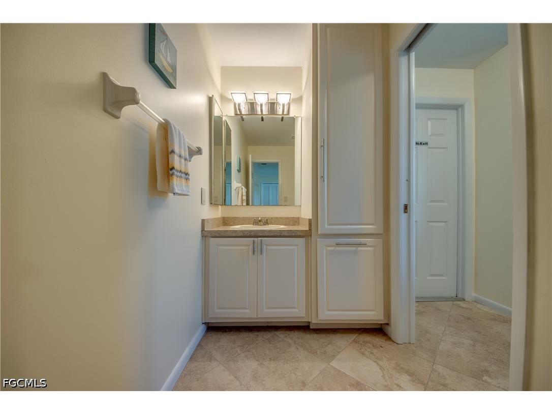 715 SE 33rd Terrace Cape Coral FL 33904 2026028482 image35
