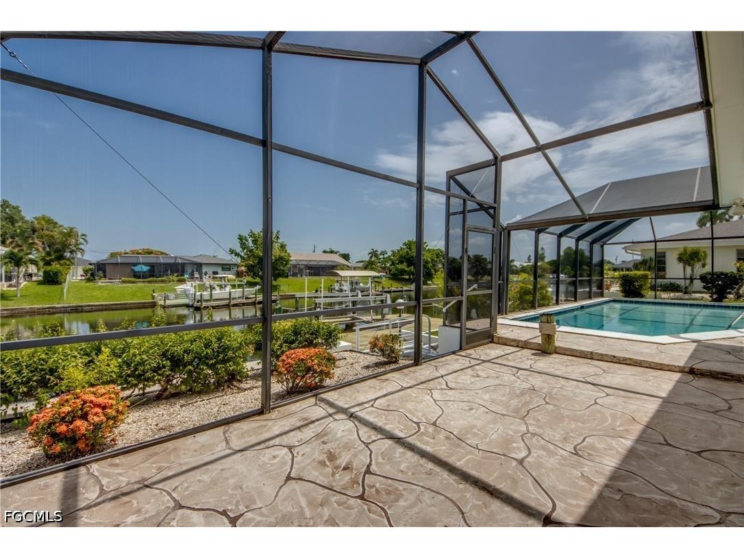 715 SE 33rd Terrace Cape Coral FL 33904 2026028482 image4