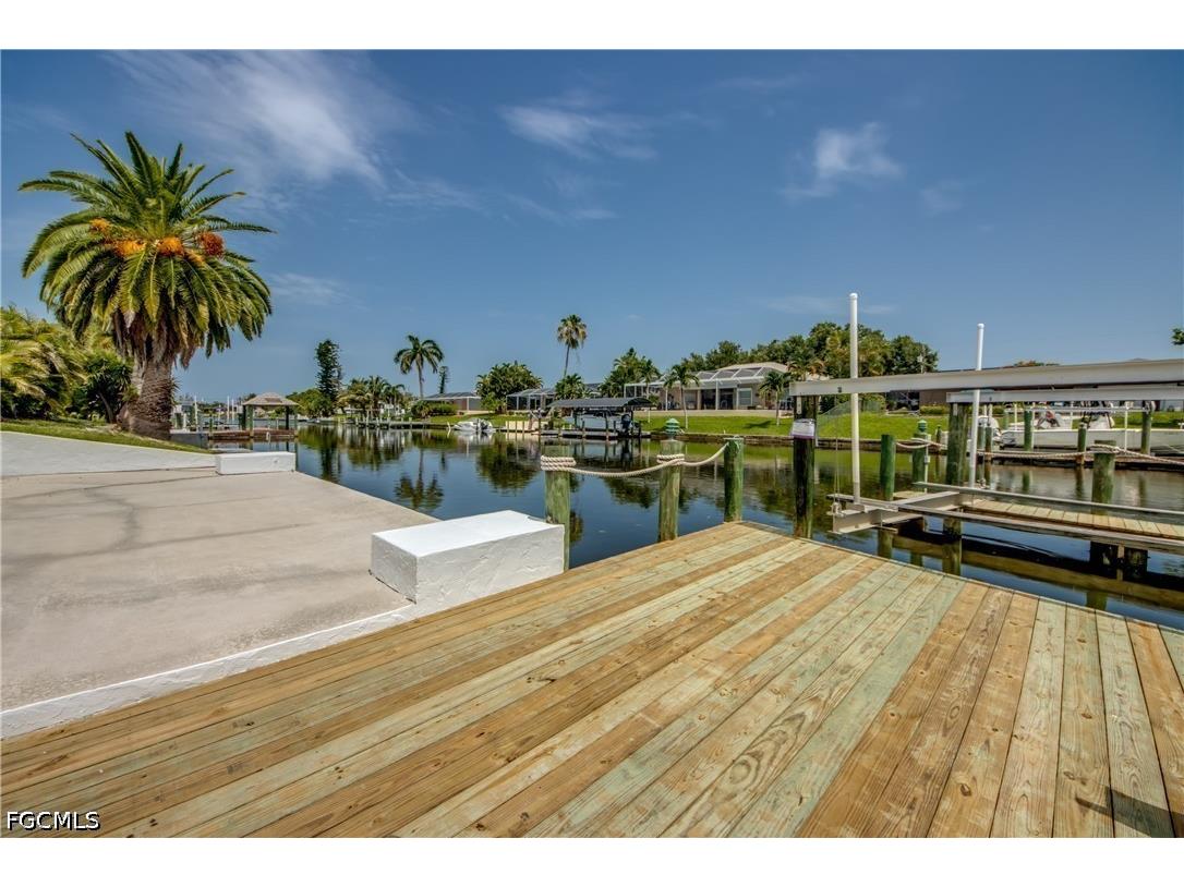 715 SE 33rd Terrace Cape Coral FL 33904 2026028482 image46