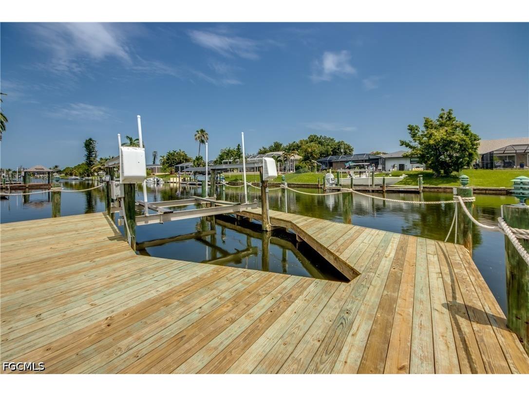 715 SE 33rd Terrace Cape Coral FL 33904 2026028482 image47