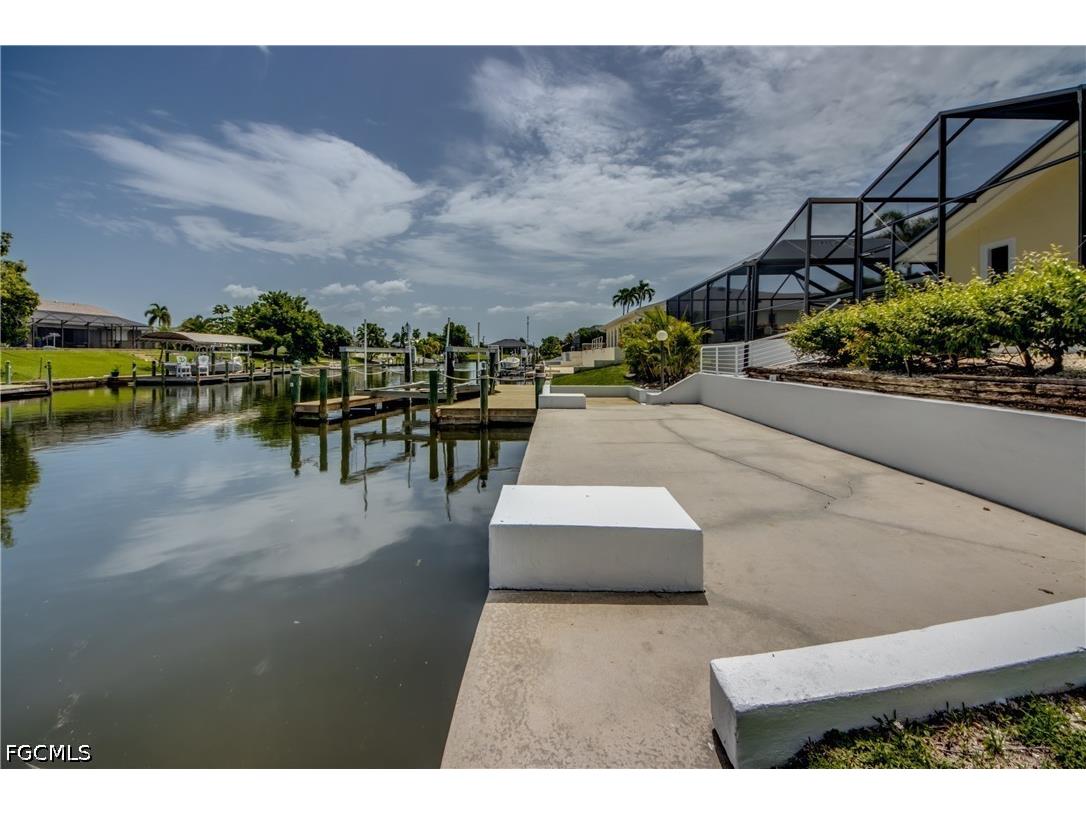 715 SE 33rd Terrace Cape Coral FL 33904 2026028482 image48