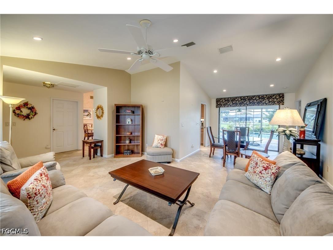 715 SE 33rd Terrace Cape Coral FL 33904 2026028482 image7