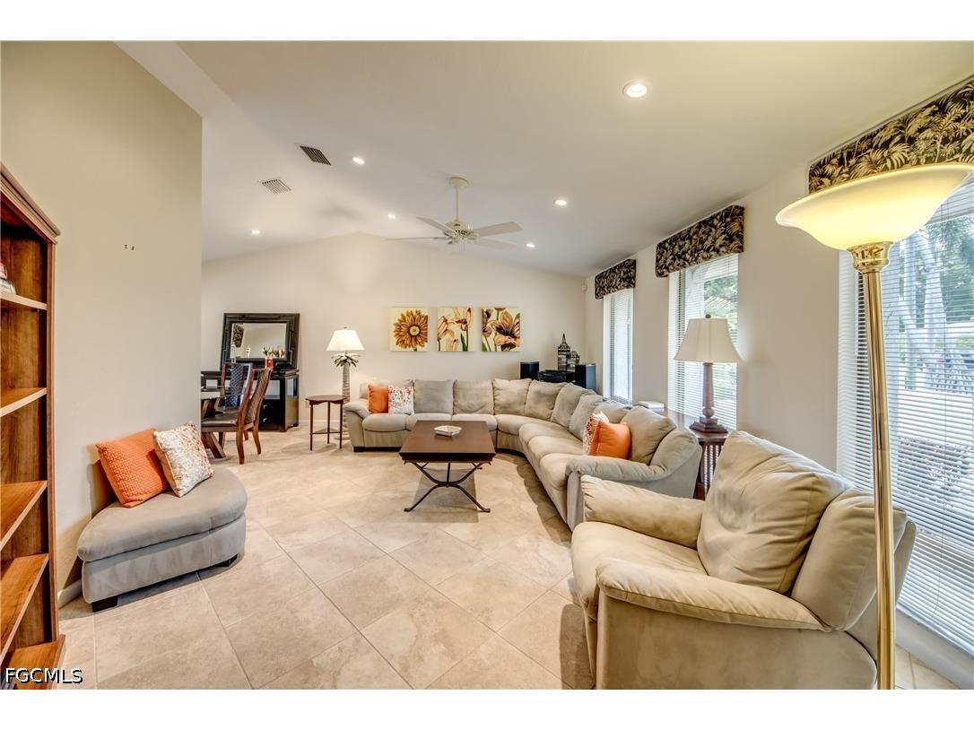 715 SE 33rd Terrace Cape Coral FL 33904 2026028482 image8