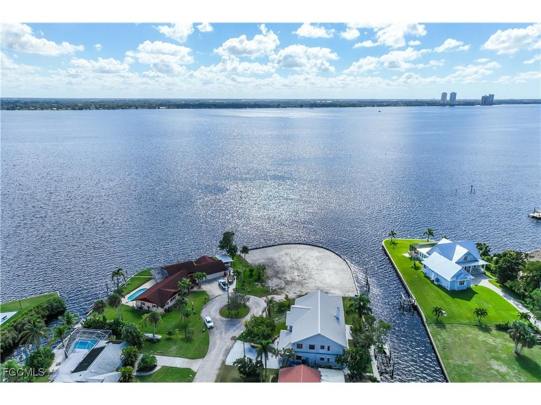 7152 Reymoor Drive North Fort Myers FL 33917 2025018094 image12