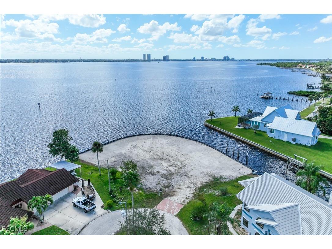 7152 Reymoor Drive North Fort Myers FL 33917 2025018094 image13