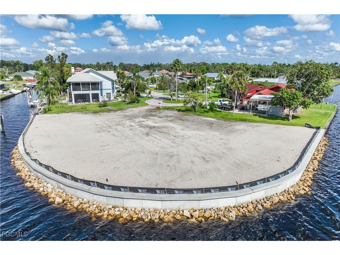 7152 Reymoor Drive North Fort Myers FL 33917 2025018094 image14