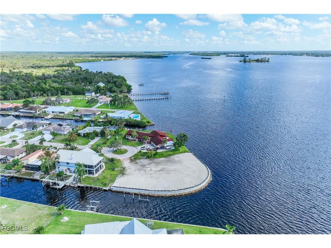 7152 Reymoor Drive North Fort Myers FL 33917 2025018094 image7