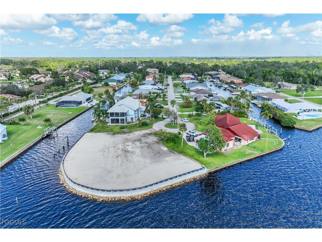 7152 Reymoor Drive North Fort Myers FL 33917 2025018094 image8