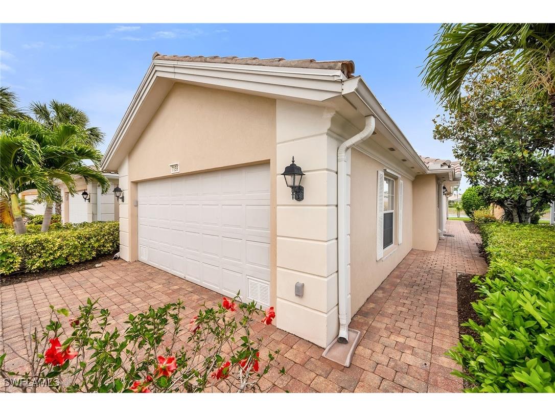 7159 Marconi Court Naples FL 34114 225044738 image1