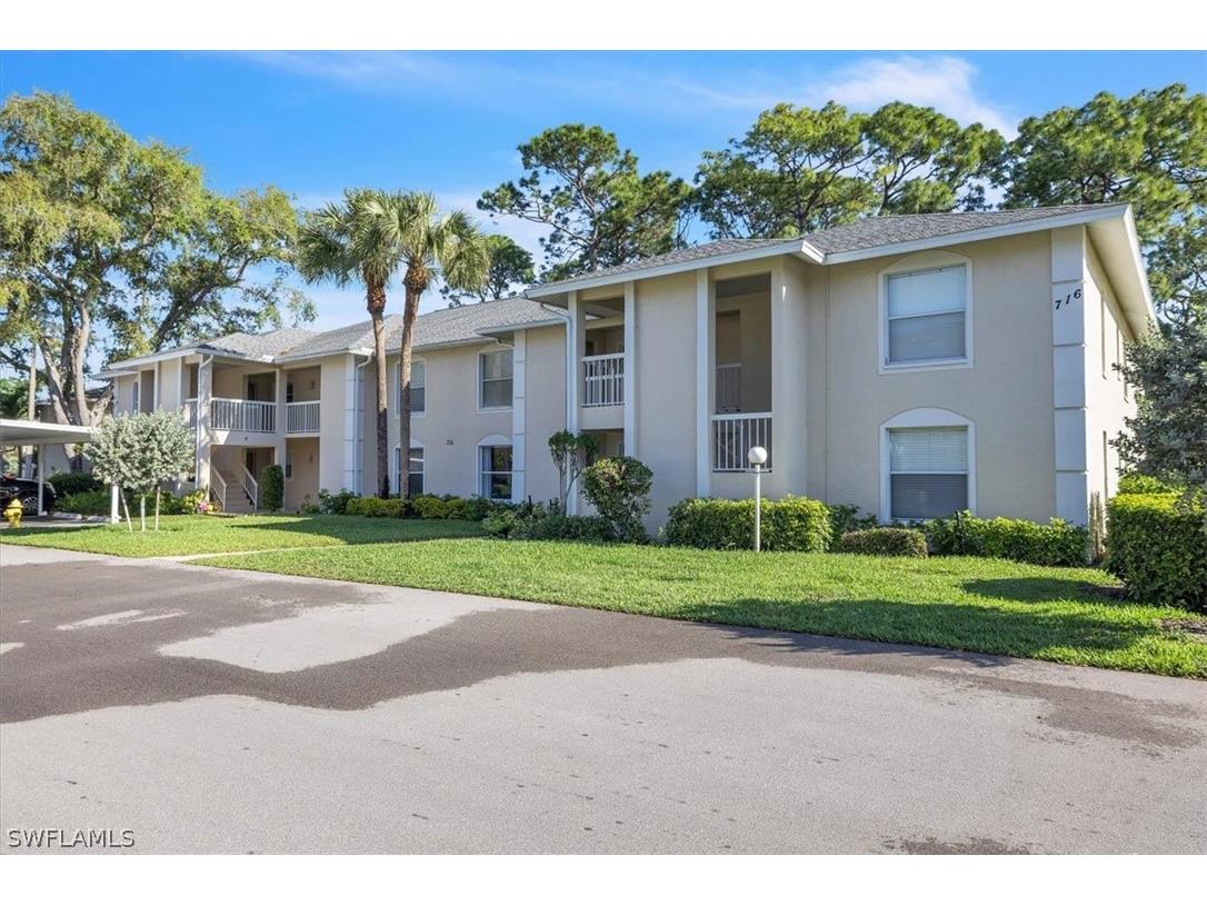 716 Landover Circle #103 Naples FL 34104 226010624 image1