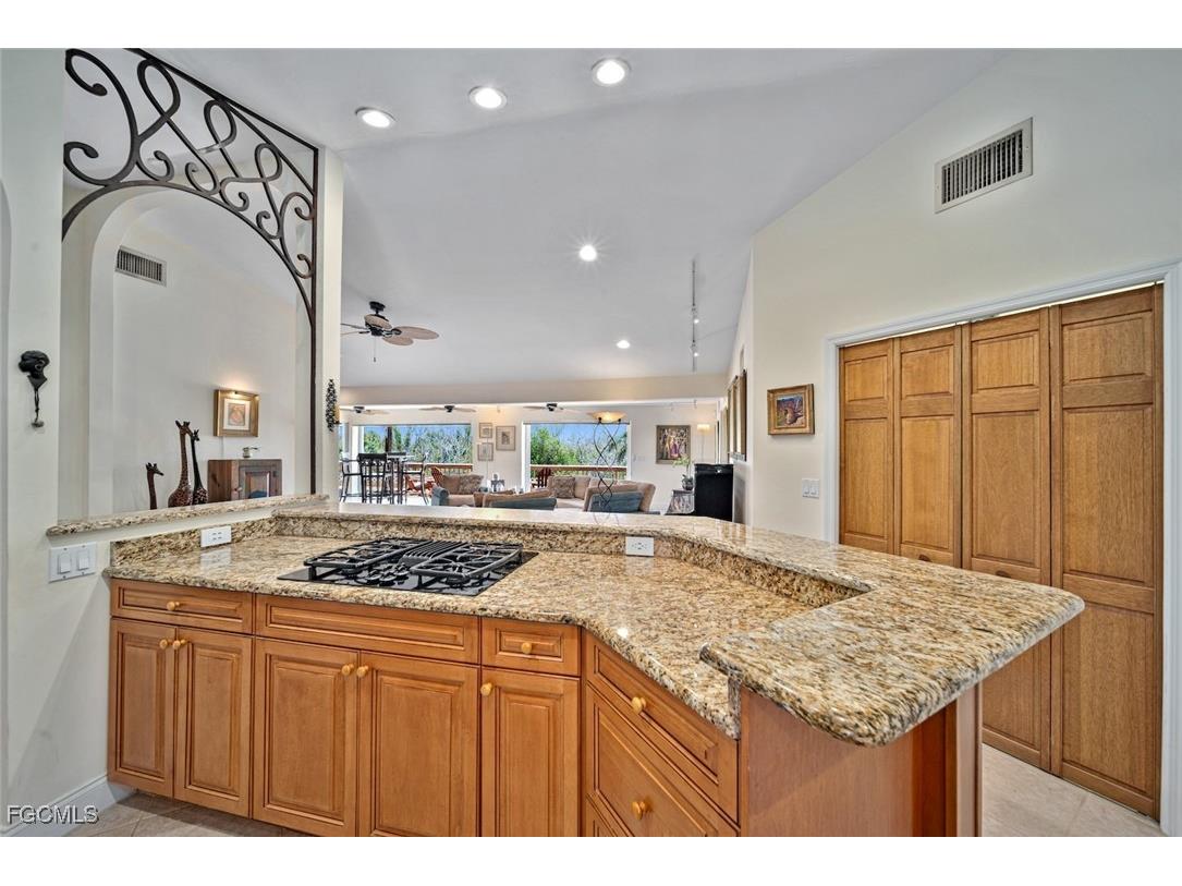 716 Rabbit Road Sanibel FL 33957 2025018371 image11