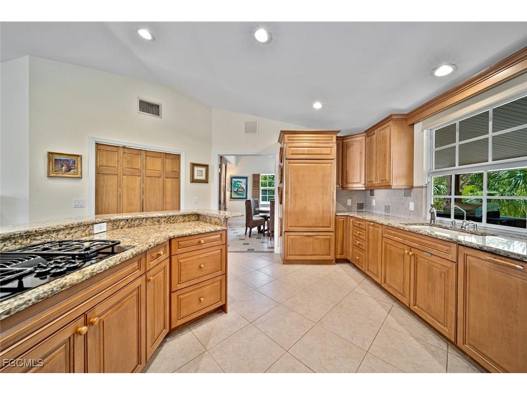 716 Rabbit Road Sanibel FL 33957 2025018371 image12
