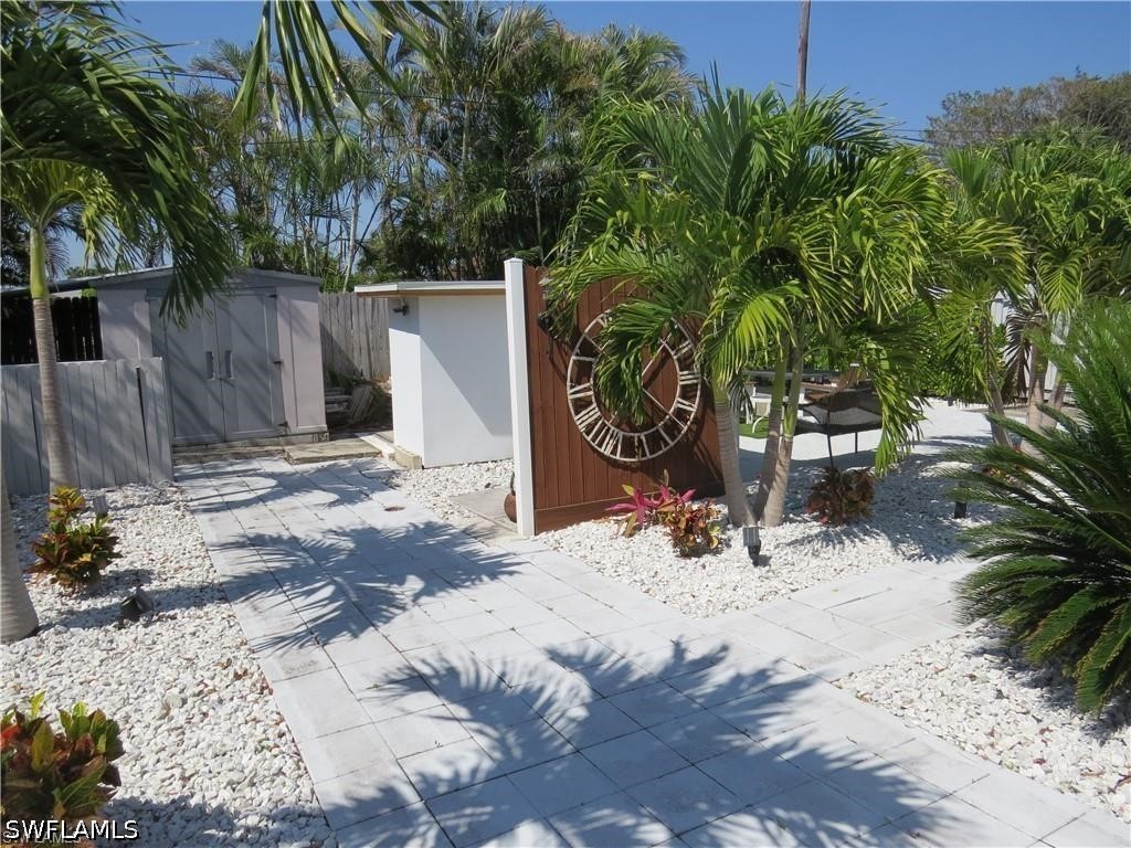 717 95th Avenue N #3 Naples FL 34108 226013958 image1