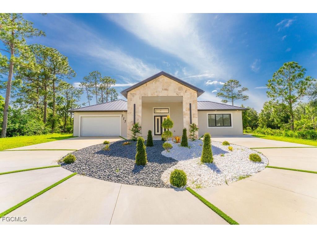 717 Calvin Avenue Lehigh Acres FL 33972 2025020032 image3