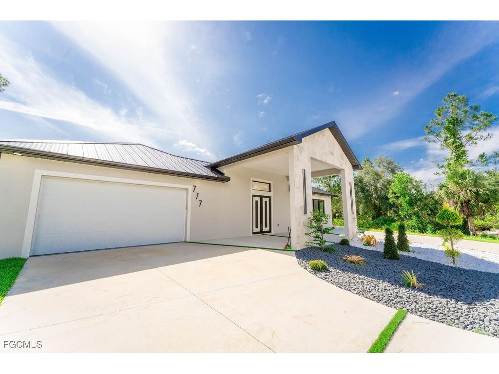 717 Calvin Avenue Lehigh Acres FL 33972 2025020032 image7