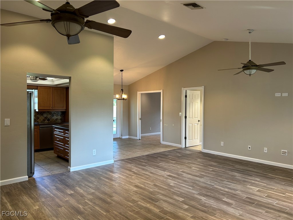 717 SE 10th Avenue Cape Coral FL 33990 2025022470 image2