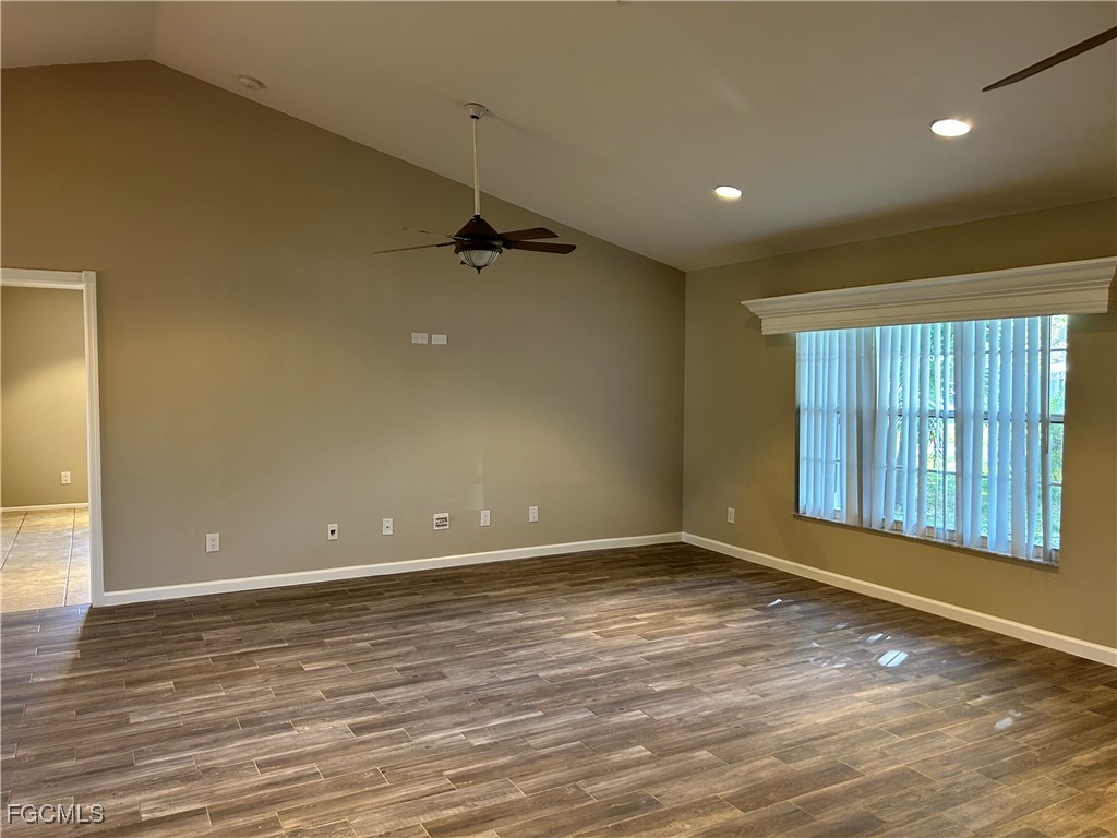 717 SE 10th Avenue Cape Coral FL 33990 2025022470 image3