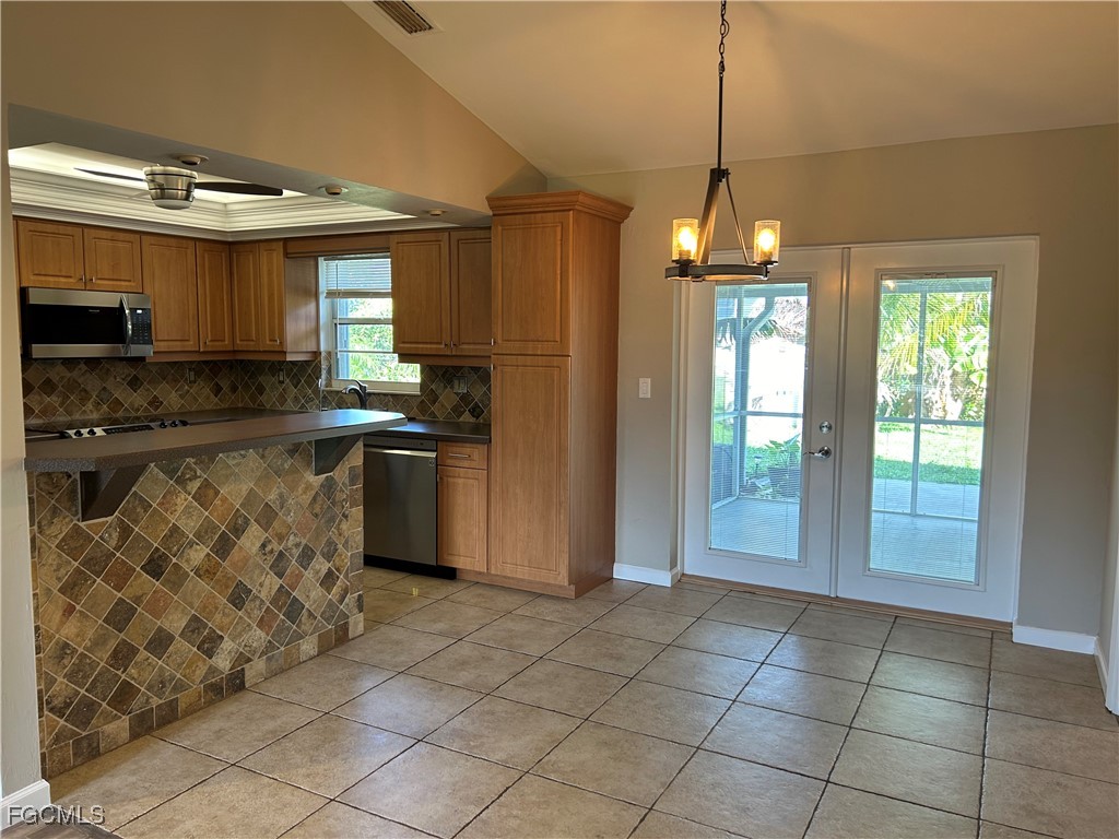 717 SE 10th Avenue Cape Coral FL 33990 2025022470 image4