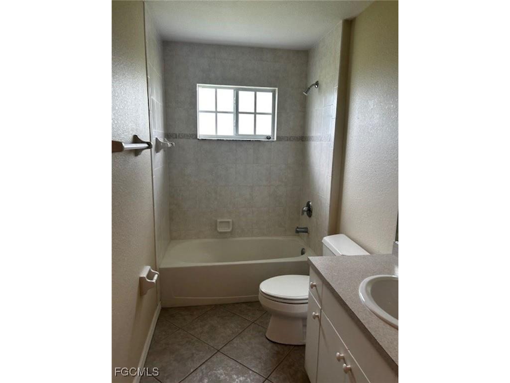 717 SE 8th Street #1 Cape Coral FL 33990 2025021239 image7
