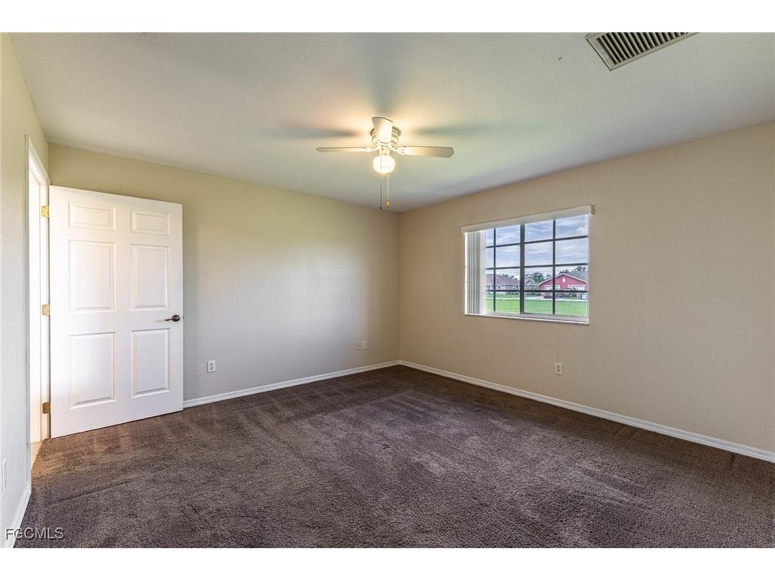 717 SE 8th Street Cape Coral FL 33990 2025012713 image13