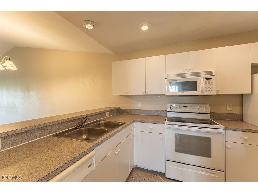 717 SE 8th Street Cape Coral FL 33990 2025012713 image9