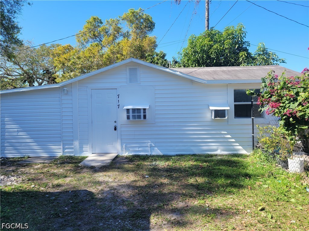 717 Burdick Avenue Fort Myers FL 33905 2026028991 image1