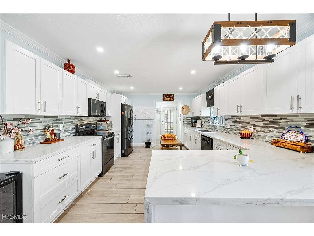 7171 Penzance Boulevard Fort Myers FL 33966 2025010366 image2