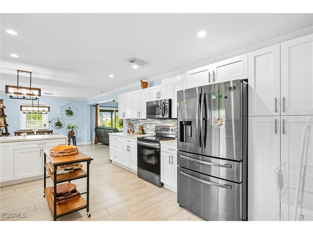 7171 Penzance Boulevard Fort Myers FL 33966 2025010366 image5