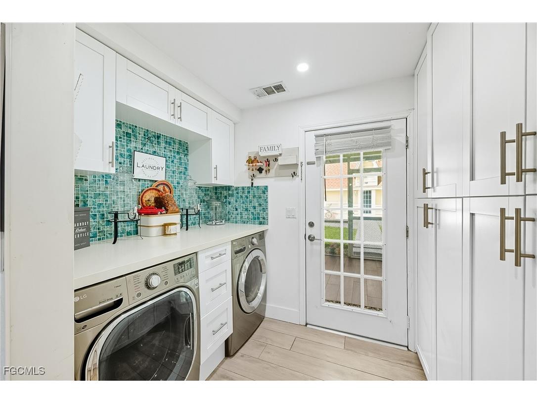 7171 Penzance Boulevard Fort Myers FL 33966 2025010366 image9