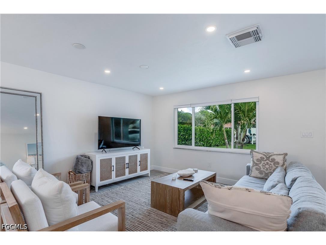 718 103rd Avenue N Naples FL 34108 2026023188 image4