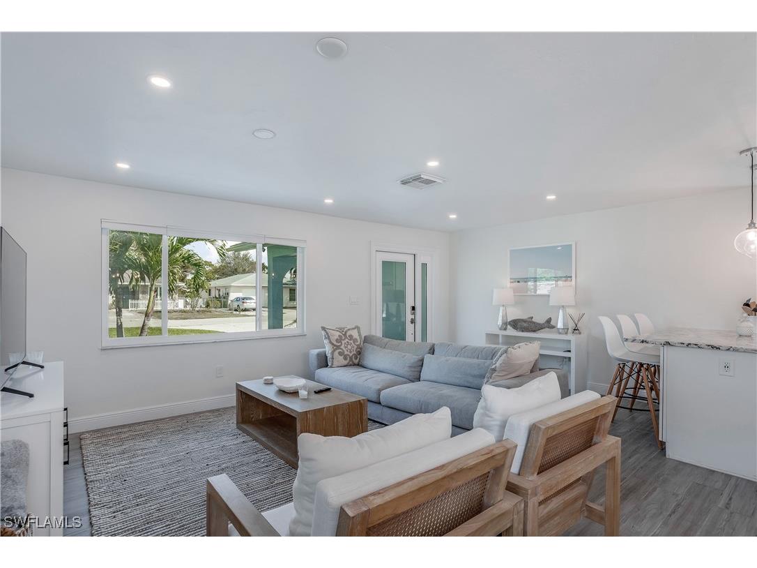 718 103rd Avenue N Naples FL 34108 225017802 image4