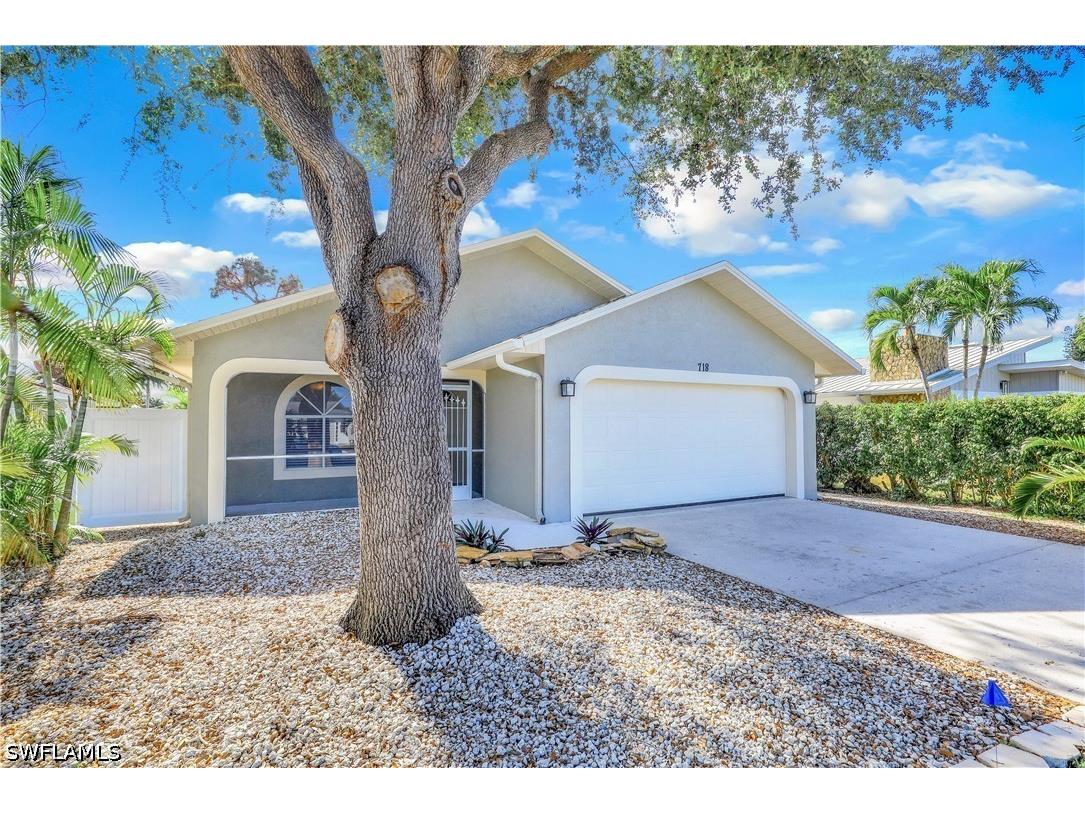 718 95th Avenue N Naples FL 34108 226015217 image2