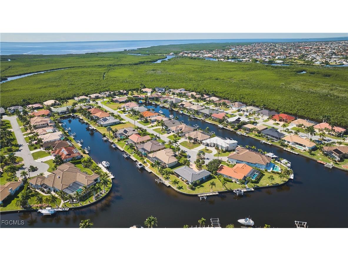 718 Antalya Court Punta Gorda FL 33950 2025017284 image4