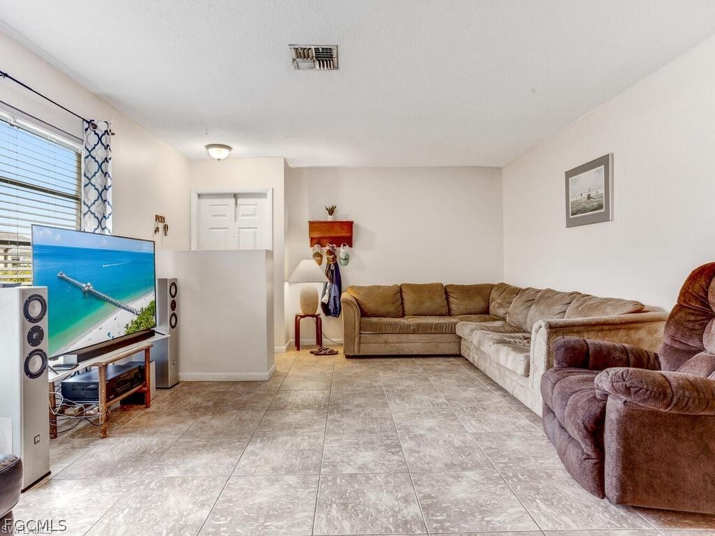 718 SE 46th Lane #102 Cape Coral FL 33904 2026013726 image4