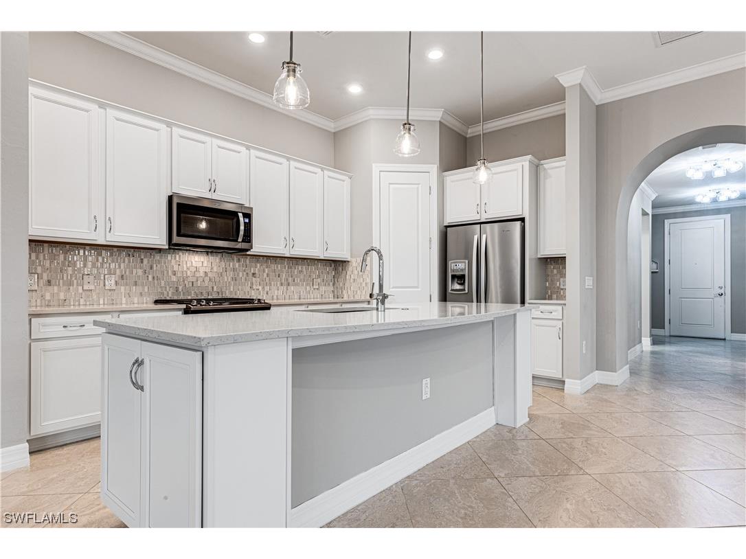 7182 Wilton Drive Naples FL 34109 224009523 image1