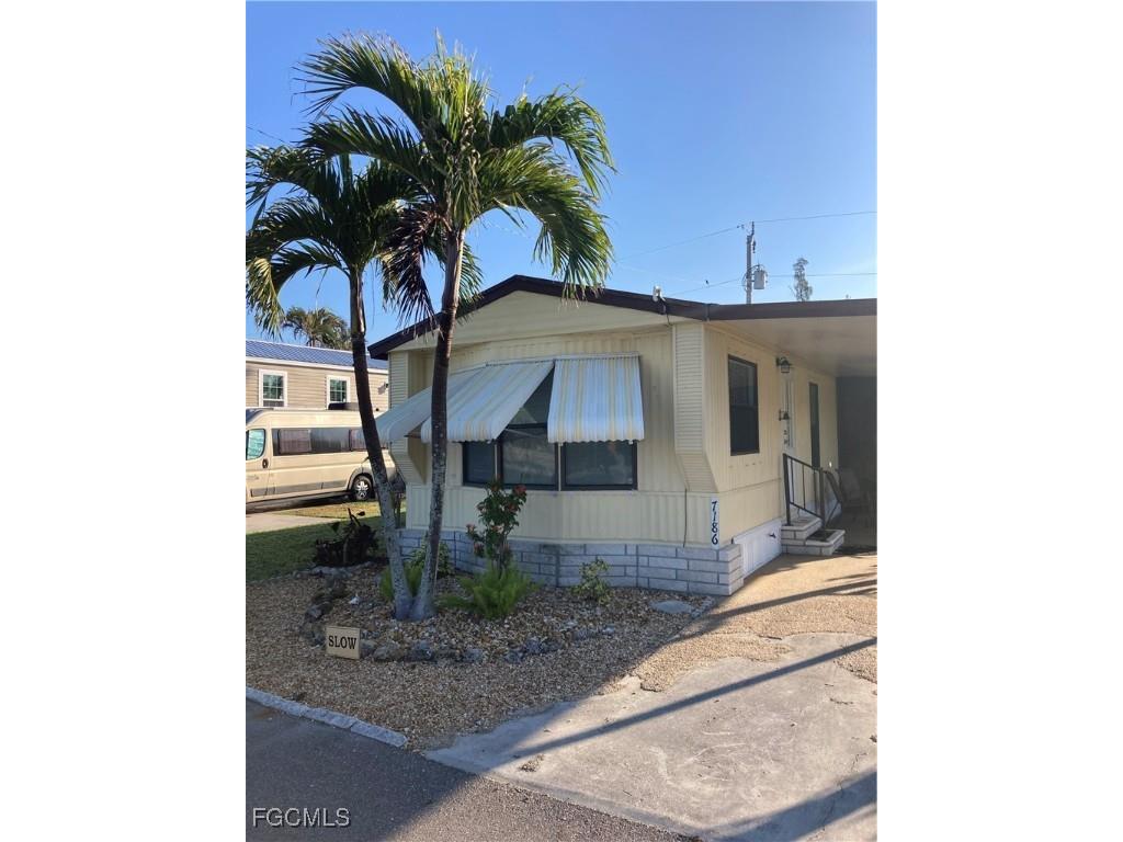 7186 Ladyfish Drive Saint James City FL 33956 2025013800 image3