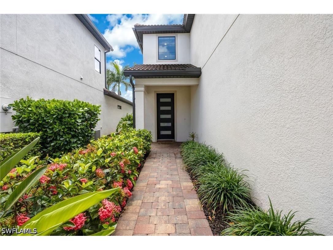 7186 Wilton Drive Naples FL 34109 226021053 image2