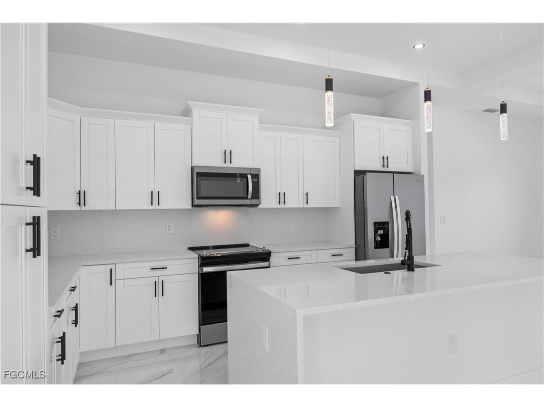 719 Fullerton Avenue S Lehigh Acres FL 33974 2025003421 image21