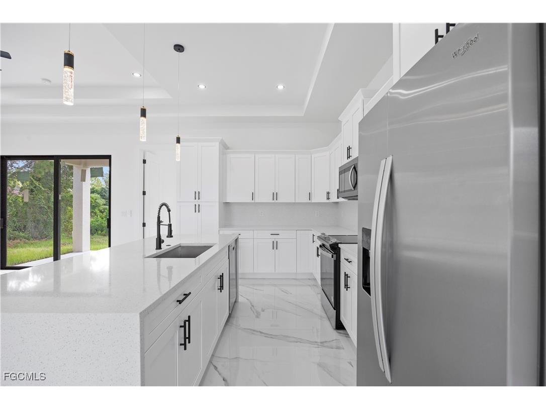 719 Fullerton Avenue S Lehigh Acres FL 33974 2025003421 image8