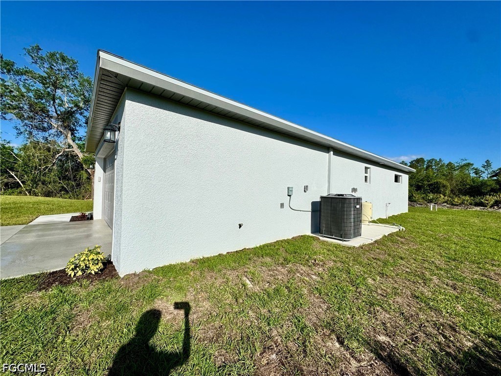 719 Ledge Street Lehigh Acres FL 33972 2026017040 image3