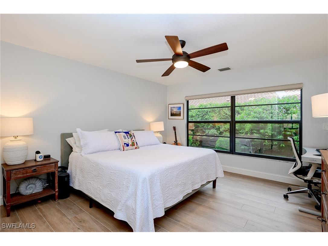 719 Reef Point Circle #13 Naples FL 34108 225068735 image16