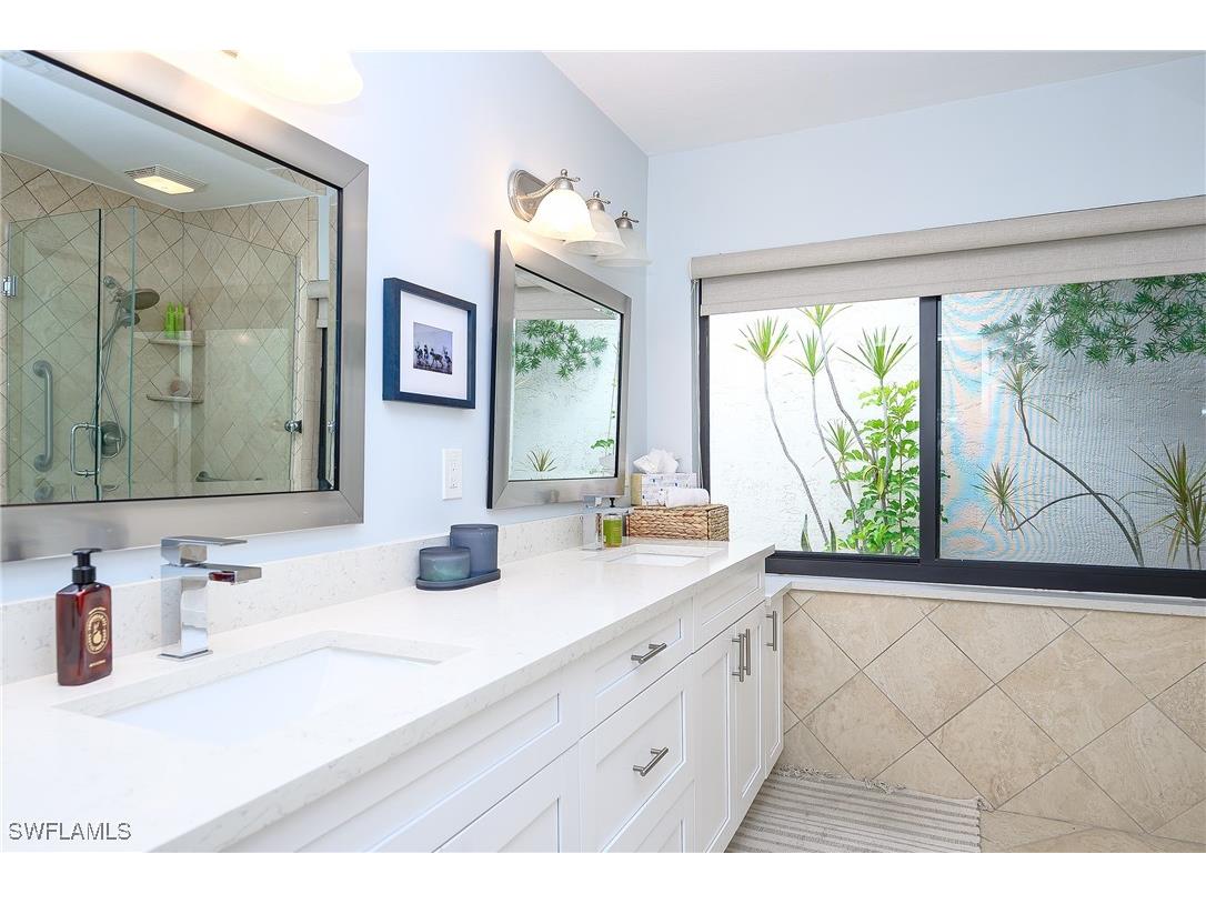 719 Reef Point Circle #13 Naples FL 34108 225068735 image18